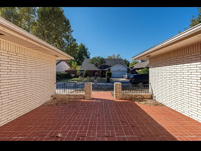 6605 Parkwood Ln — Photo 33