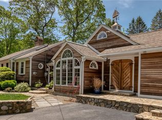17 Cononchet Trl, East Greenwich, RI 02818
