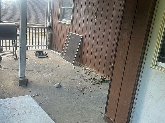5th image of 110 Hummel St
