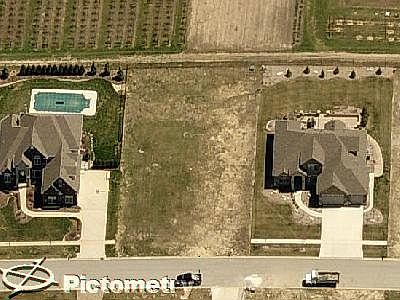 1st image of 15653 James Ln