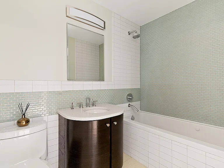 35 McDonald Ave #1A — Photo 4