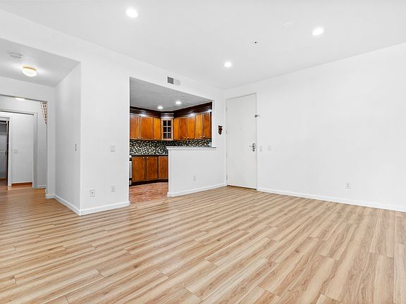 3rd image of 16940 Chatsworth St Unit 208