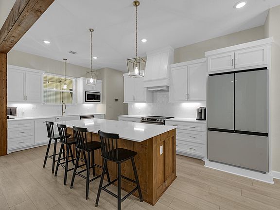 3rd image of 22694 Brook Forest Rd