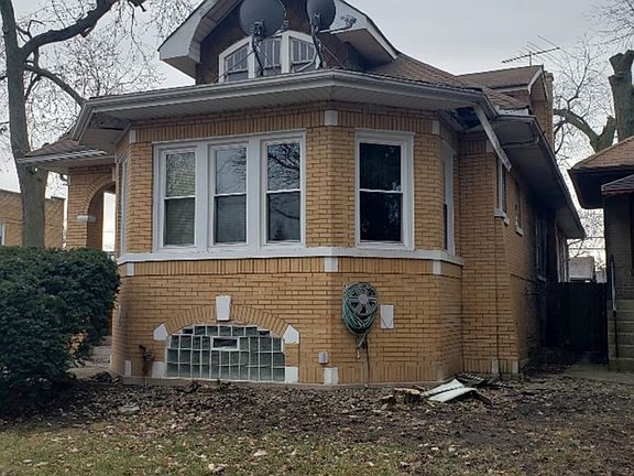 2nd image of 5401 W Potomac Ave
