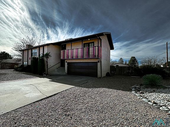 4th image of 1102 Moore Ave