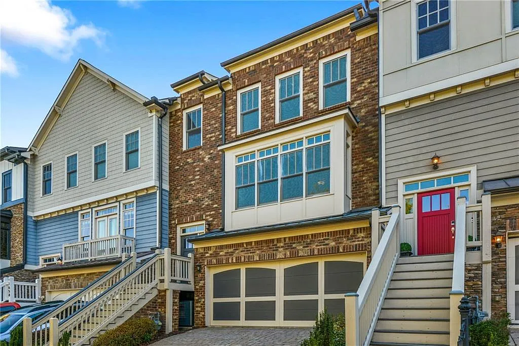 3 bed, 3.5 bath, 2228 sqft, $3,000 — Photo 3