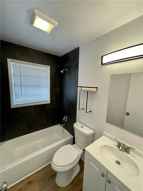 2 bed, 1.0 bath, 850 sqft, $1,595 — Photo 3