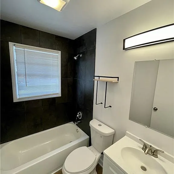 2908 Skyland Dr NE — Photo 3