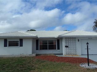 706 Hickory Ln, Bradenton, FL 34208