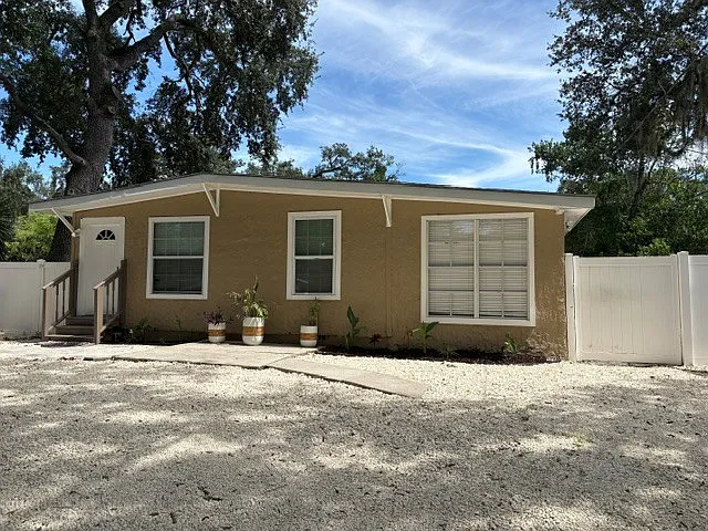 14905 Pinecrest Rd