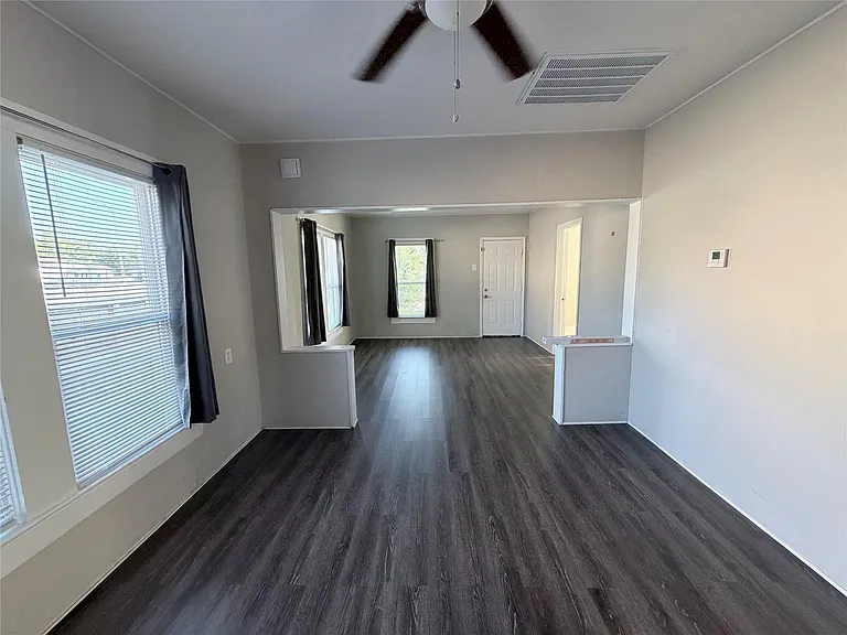 1401 Edison St — Photo 15