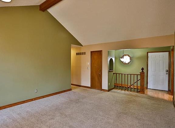 4th image of 420 NW Arbor Dr