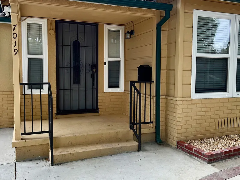 7019 Jamieson Ave — Photo 5