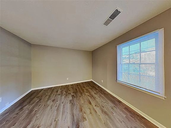 4th image of 37 Opal St Unit B