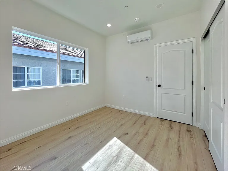 938 E Sandra Ave — Photo 14