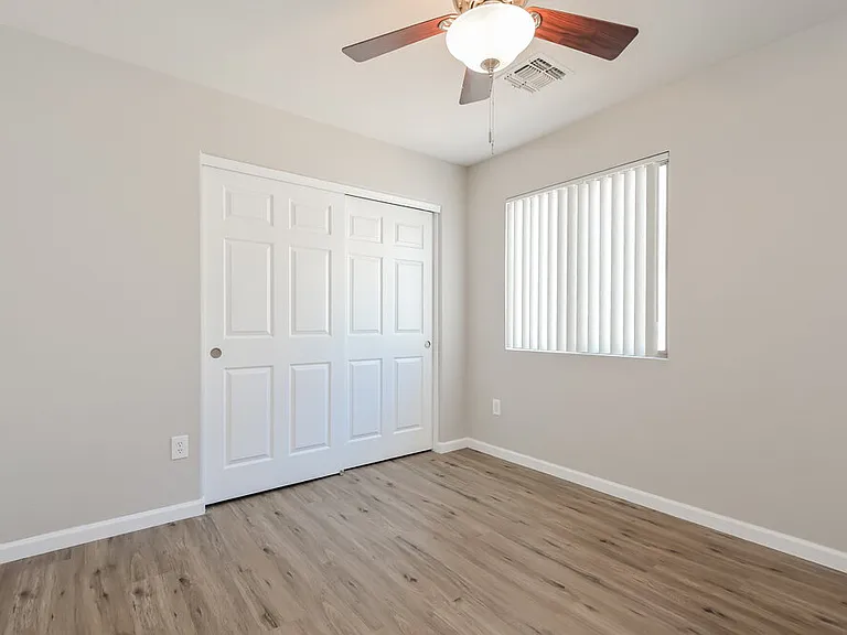 90 W Calle Sauco — Photo 12
