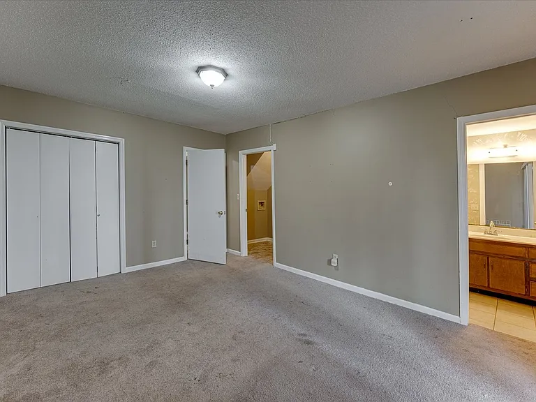 2115 Elder St — Photo 14