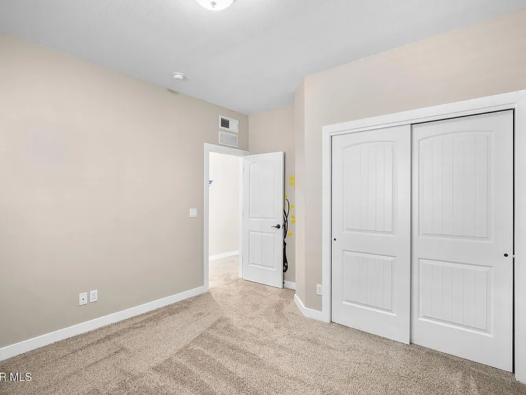 10013 Hueco Junction Rd — Photo 32