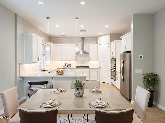 4th image of 5112 E COOLBROOK Avenue