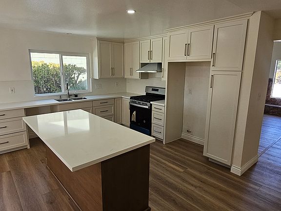 3rd image of 756 Beejay Dr