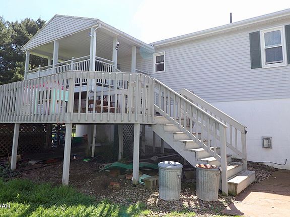 3rd image of 259 Maple Hill Dr