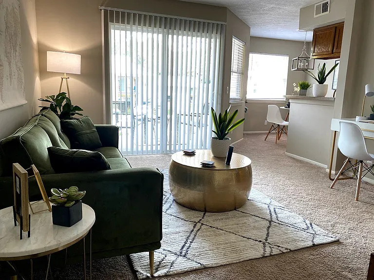 The Summit Apartments — Photo 7