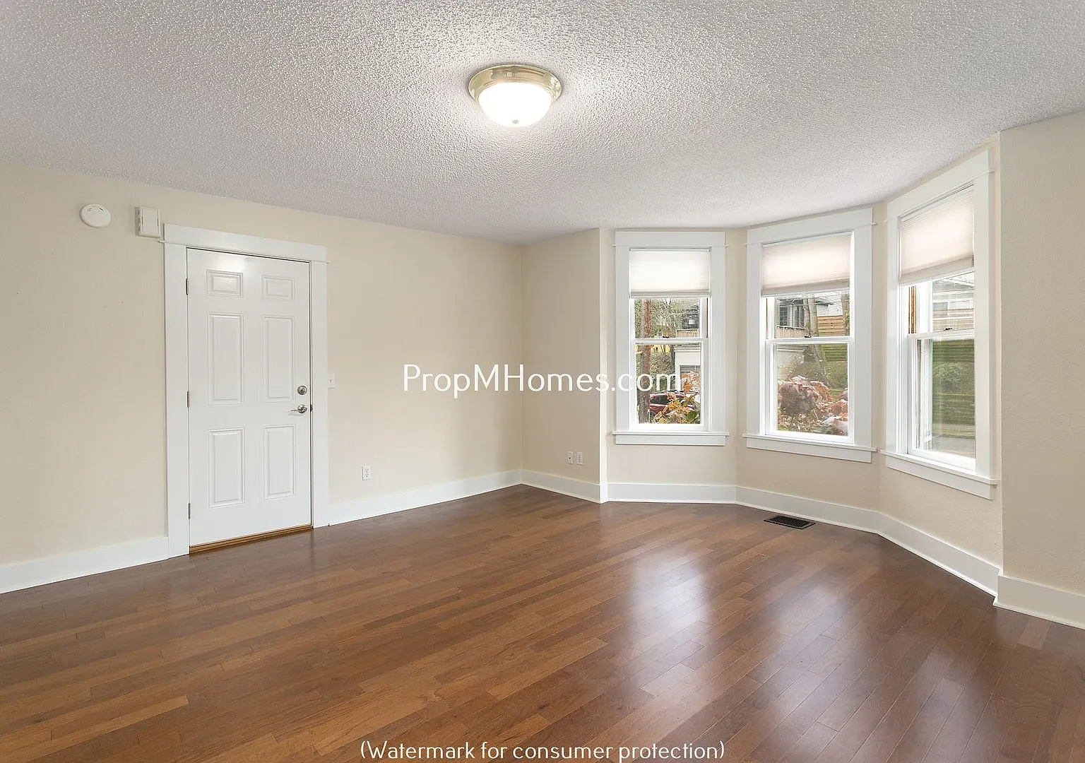 2725 SE Stark Street — Photo 2