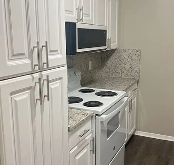 201 Straw Rd — Photo 17