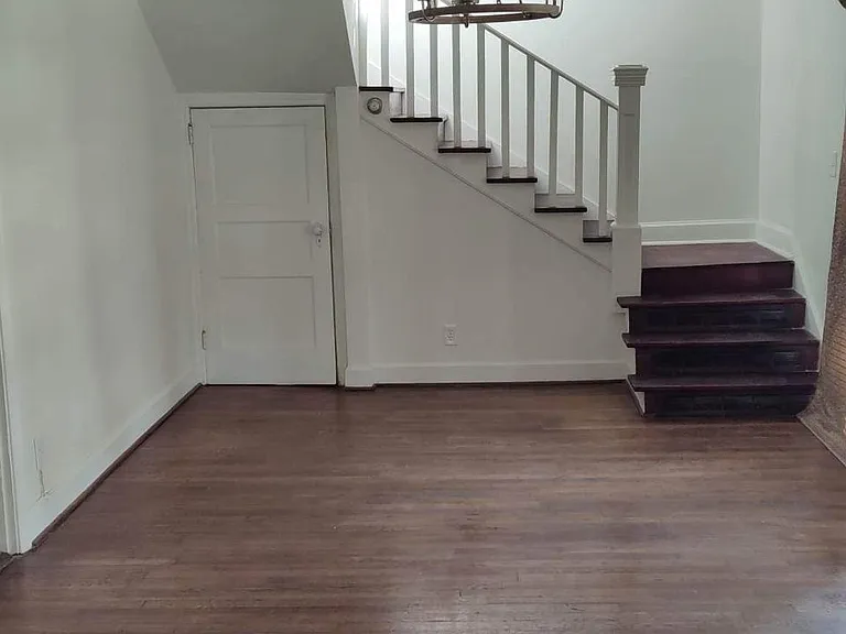 7421 Queenstown Ave — Photo 9