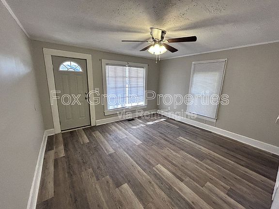 5th image of 904 W 6th Ave
