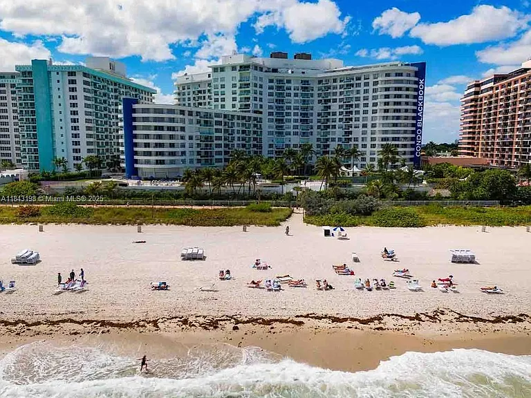 5151 Collins Ave #927 — Photo 2