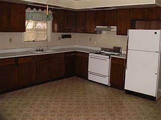 5th image of 211 Fayette St