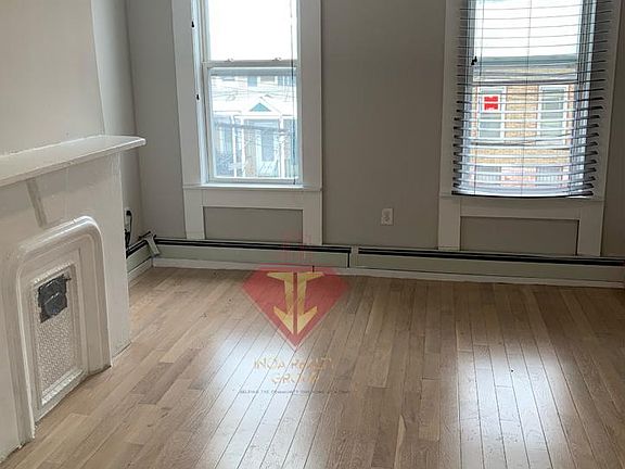 2nd image of 335 Whiton St APT 2R