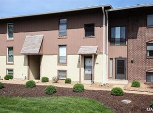 188 Carmel Woods Dr, Ballwin, MO 63021