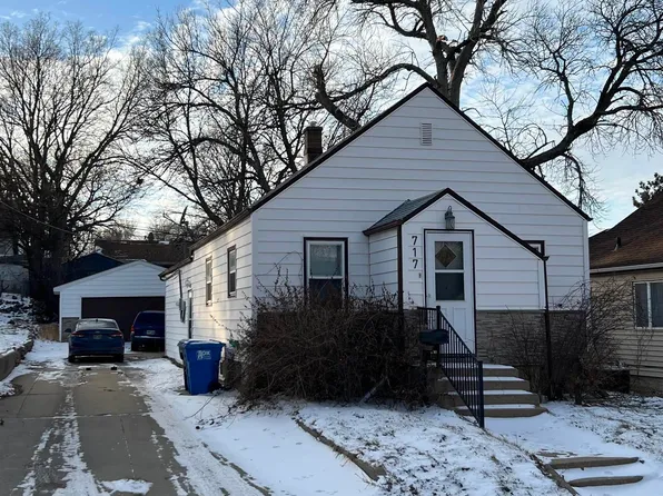 717 S Hawthorne Ave, Sioux Falls, SD 57104