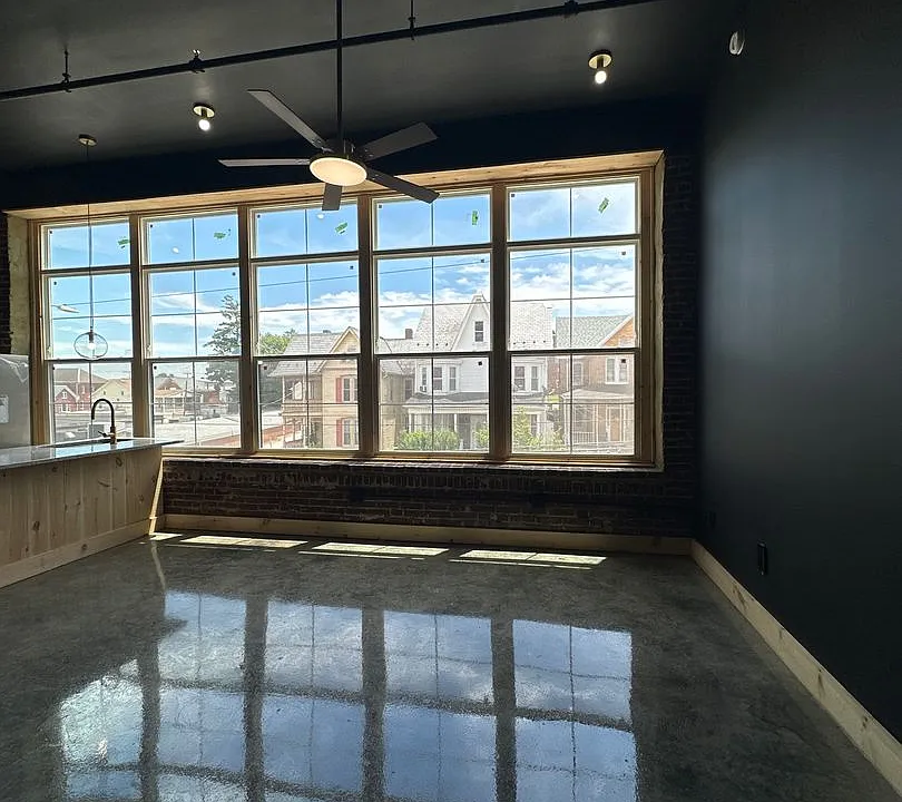 21 W Broadway #209