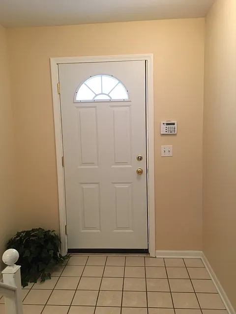 3 bed, 2.5 bath, 1700 sqft, $2,350 — Photo 2