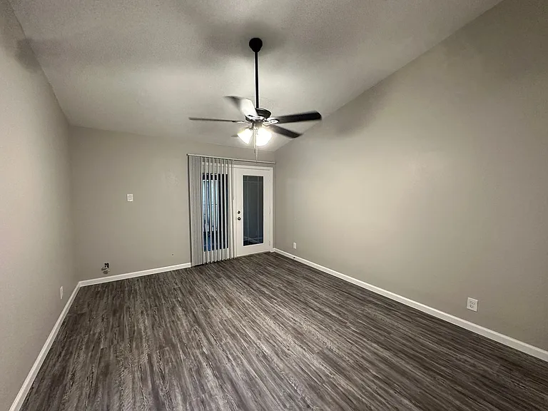 295 Mooring Cir — Photo 12