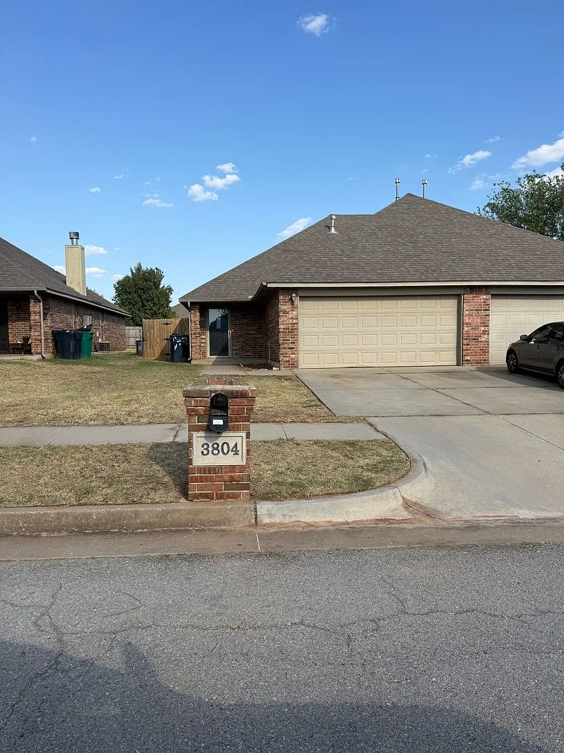 **Duplex For Lease Yukon, Ok — Photo 1