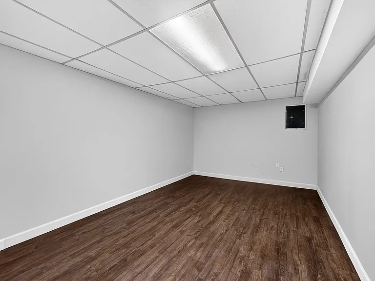 591 Summit Hills Dr — Photo 30