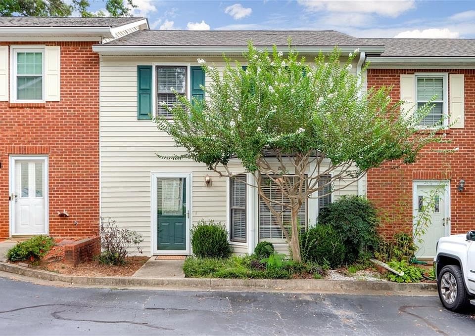 1st image of 282 Shaded Oaks Ln SE