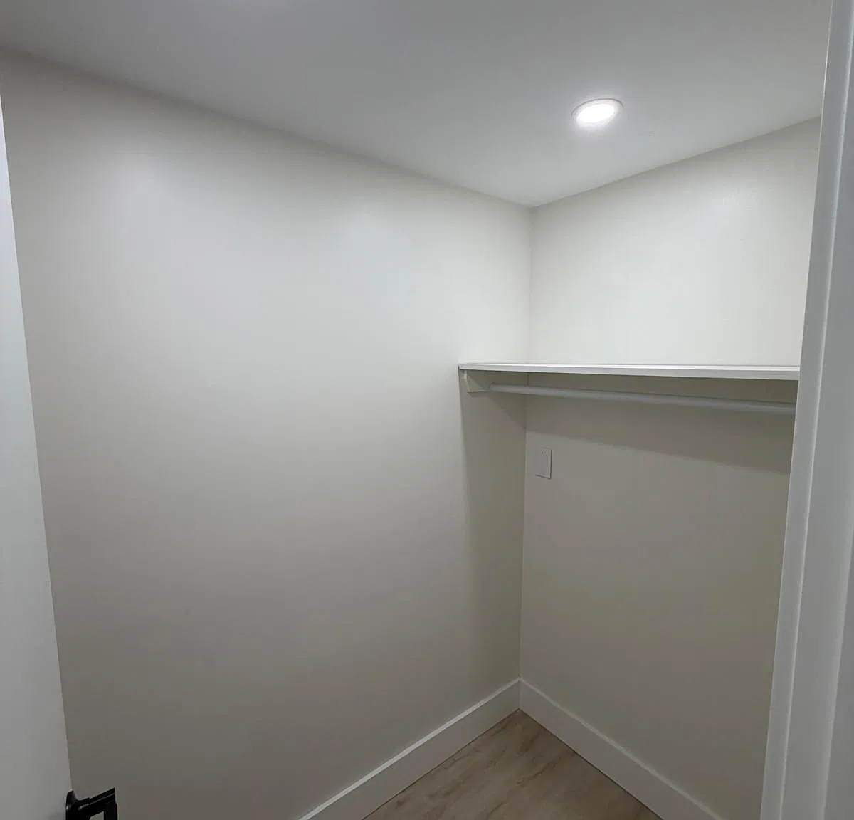 3 bed, 3.5 bath, 1800 sqft, $5,000 — Photo 2