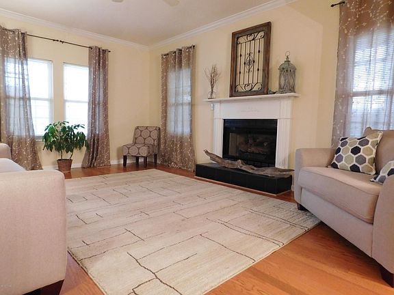 3rd image of 109 Sweetwater Dr
