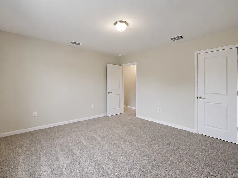 3916 N Maryland Ave — Photo 11
