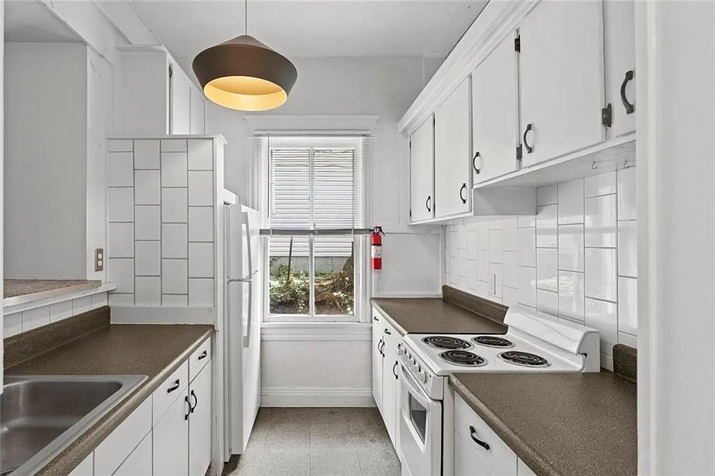 1 bed, 1.0 bath, 1684 sqft, $1,600 — Photo 2