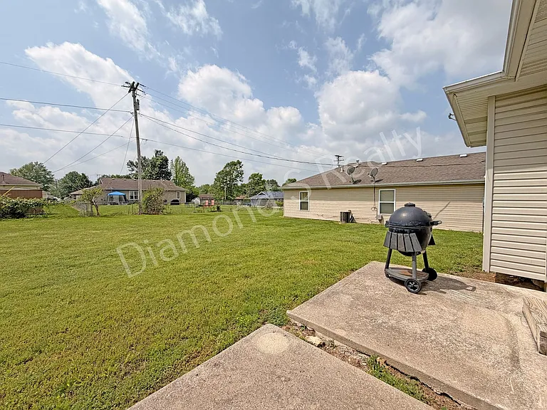 1446 / 1448 W Rainey Duplex — Photo 22