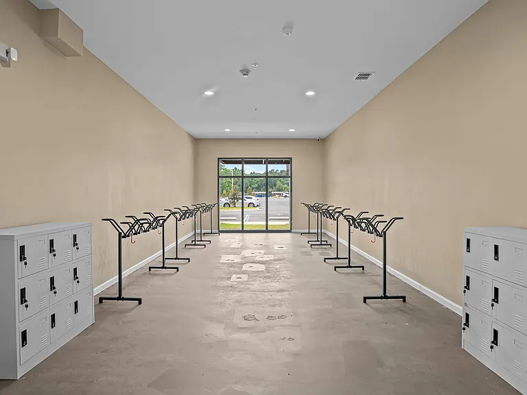 Jackson Forest Apartments — Photo 8