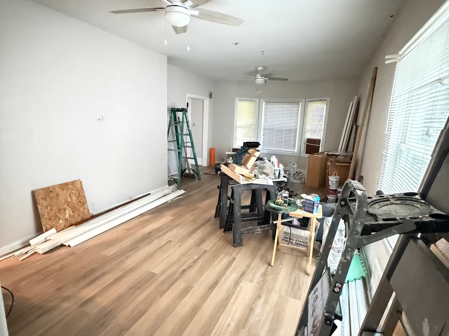 3 bed, 1300 sqft, $1,299 — Photo 1
