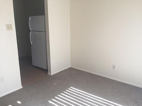 4th image of 301 Morningside Dr SE APT A