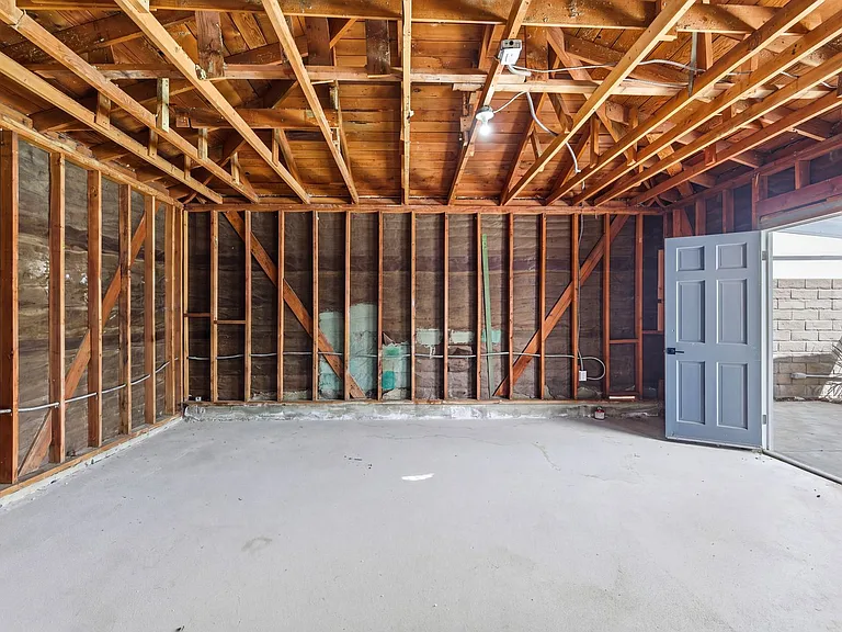 16257 Los Alimos St — Photo 30